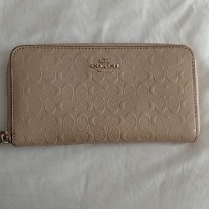 NWT Coach embossed full zip wallet